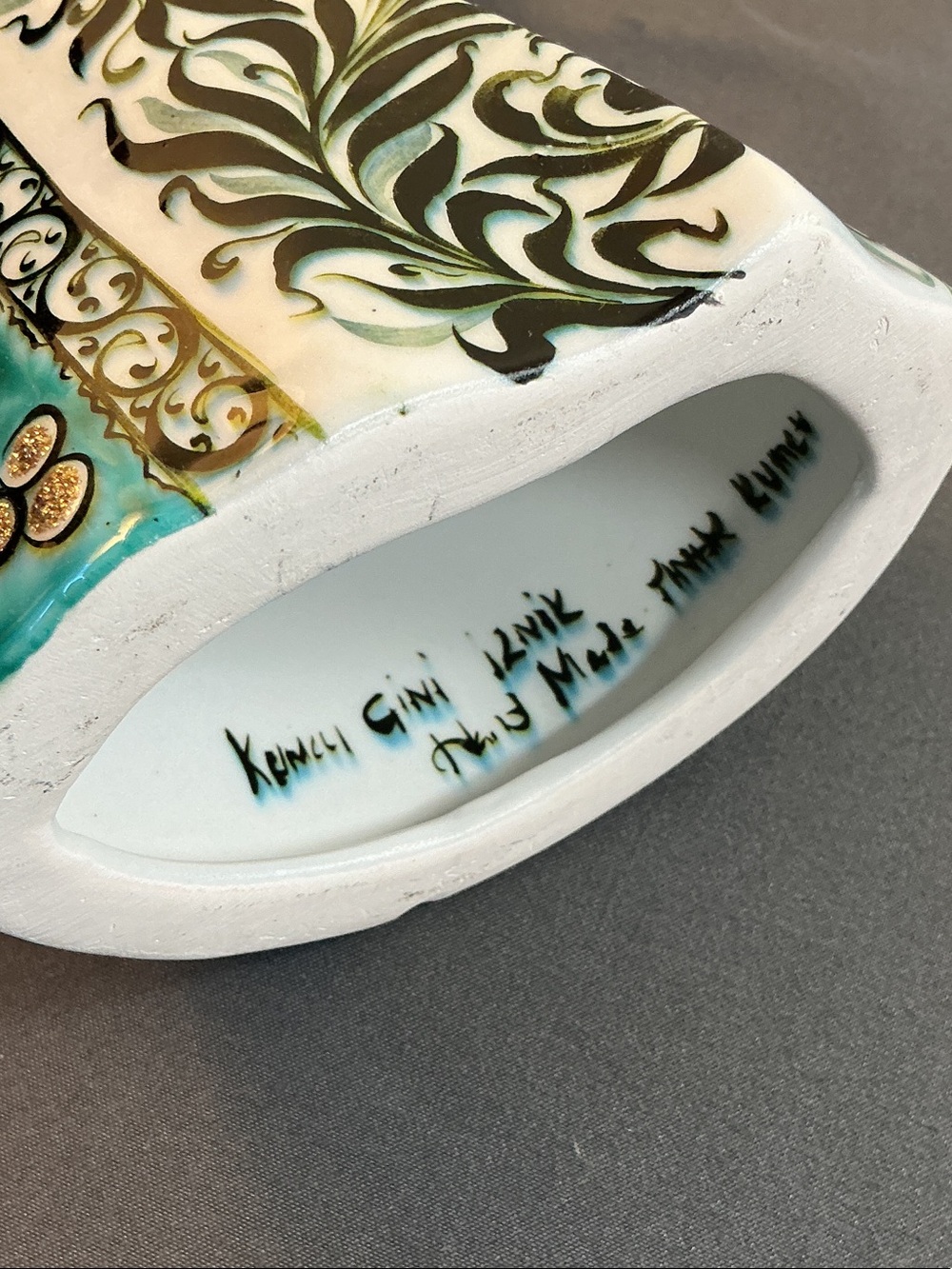Beautiful Kumlu Çini ceramic kaftan from İznik, Turkey - Picture 3 of 3